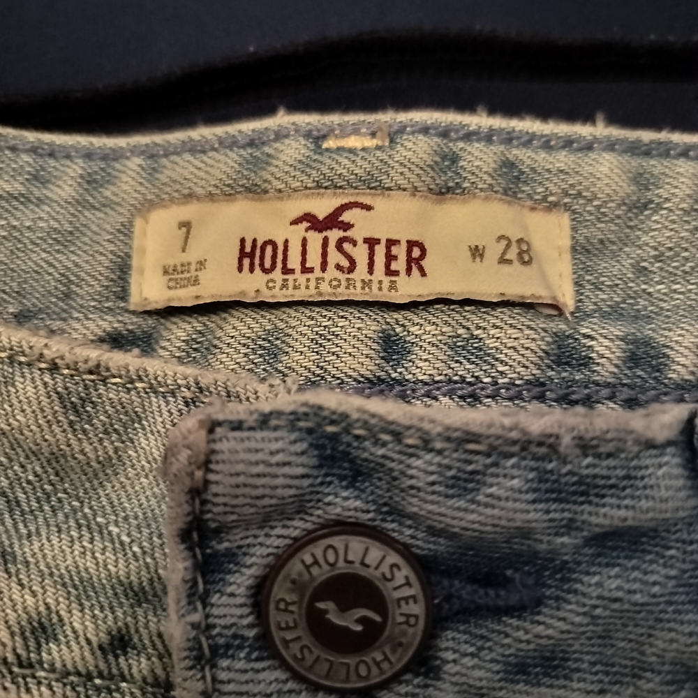 Hollister Light Denim Button-Up Jeans - Women's sz. 7 or 28.